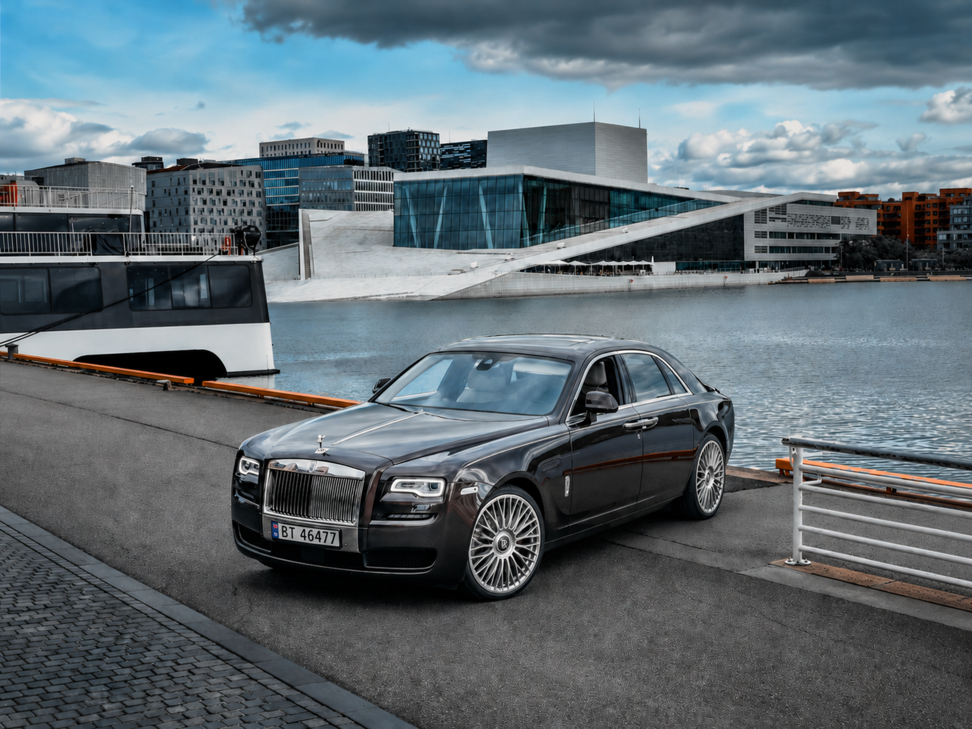 Rolls-Royce exterior